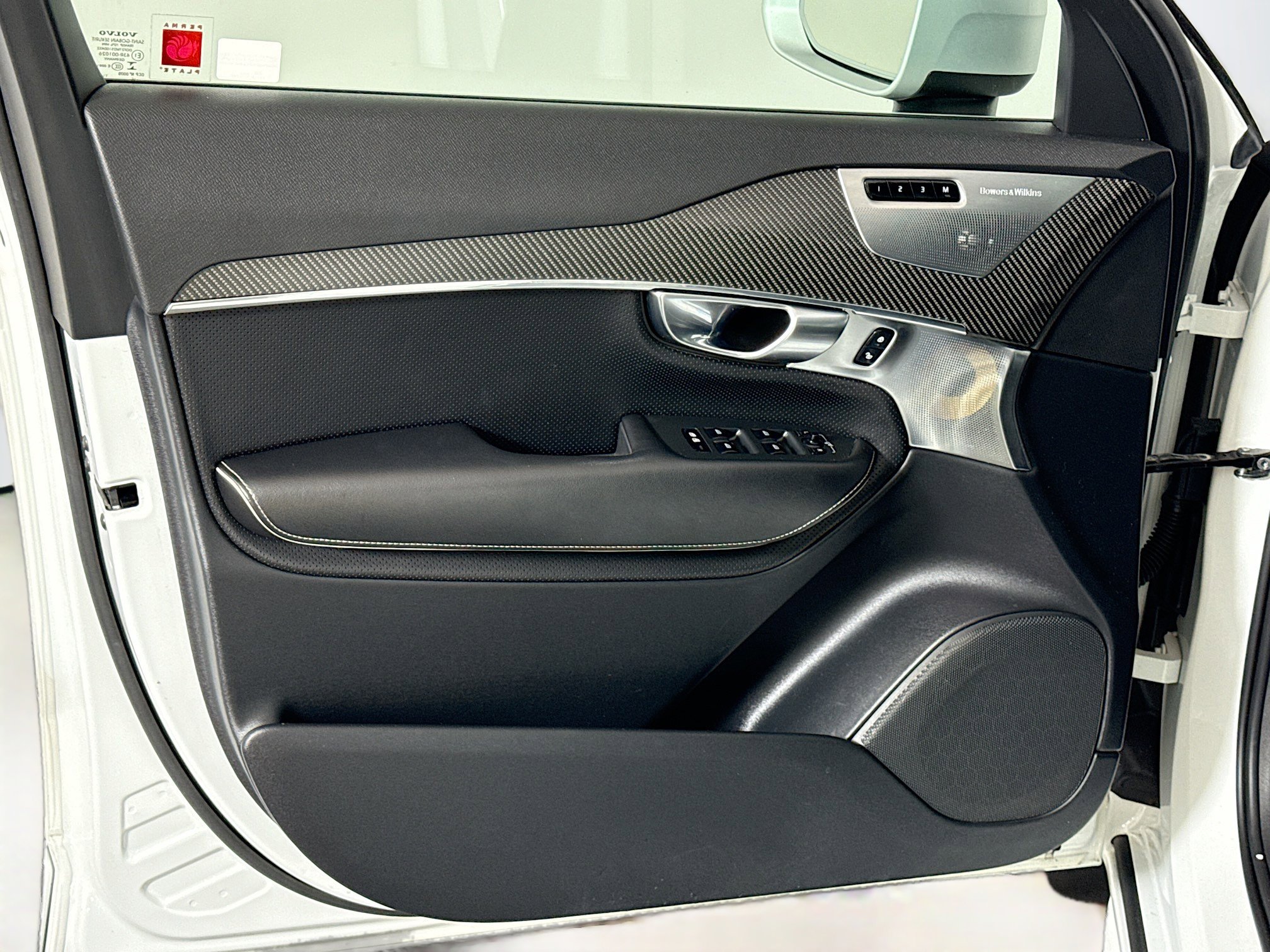 Used 2017 Volvo XC90 T8 R-Design w/ Vision Package image 19