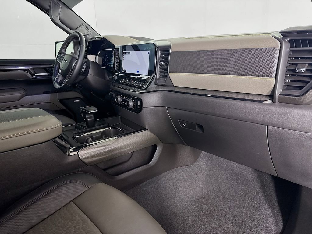 Used 2024 Chevrolet Silverado 1500 ZR2 w/ Technology Package image 33