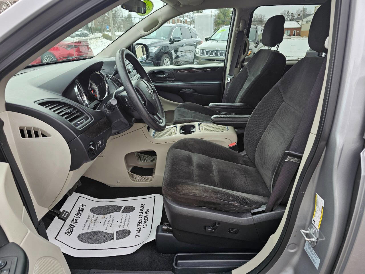 Used 2016 Dodge Grand Caravan SXT image 8