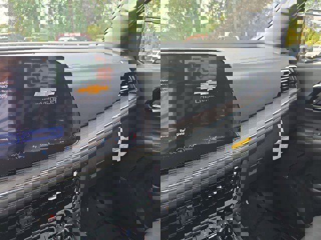 New 2025 Chevrolet Suburban LT w/ Comfort Package image 36