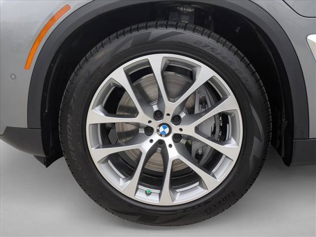 New 2026 BMW X5 xDrive50e w/ Executive Package AWD/4WD image 10