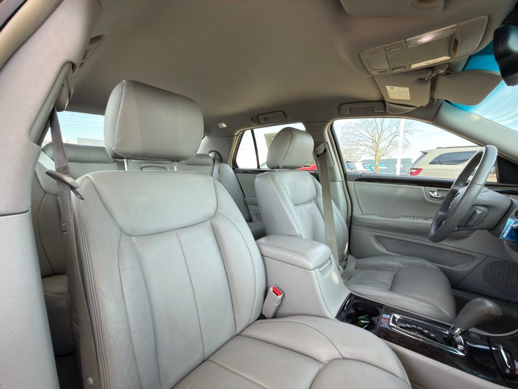 Used 2009 Cadillac DTS w/ Trunk Convenience Package FWD image 32