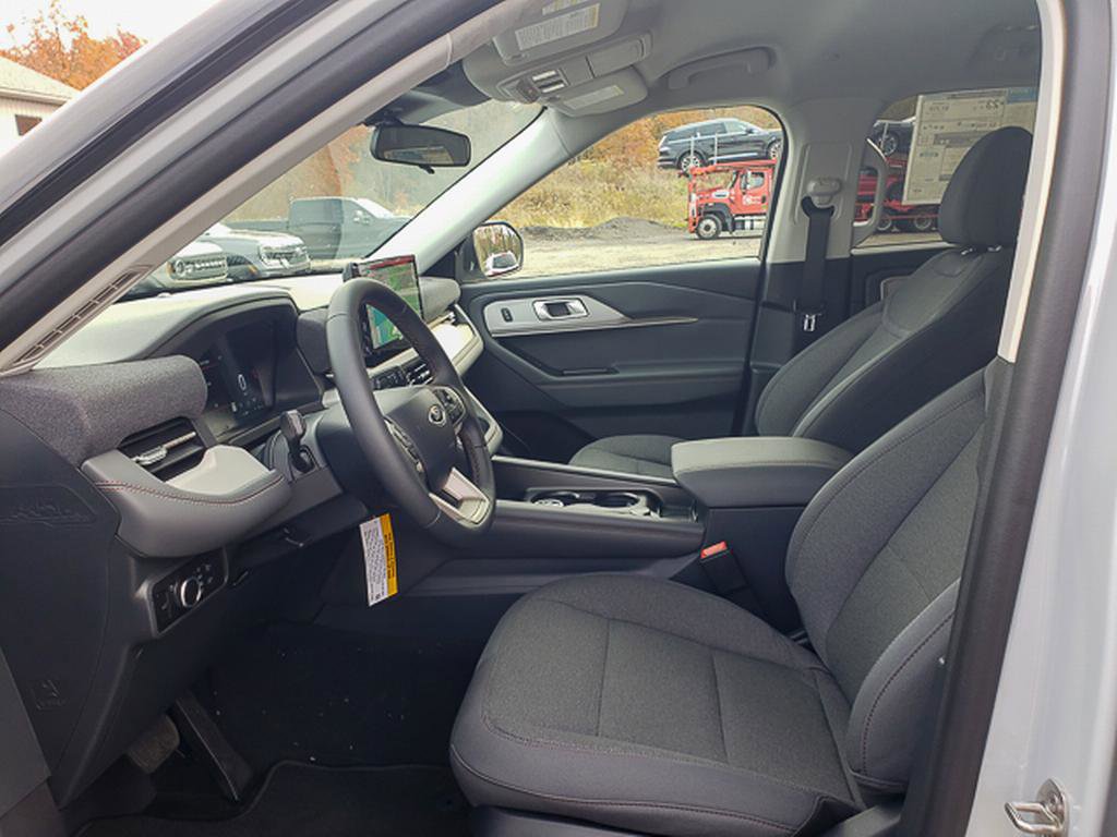 New 2026 Ford Explorer Active image 7