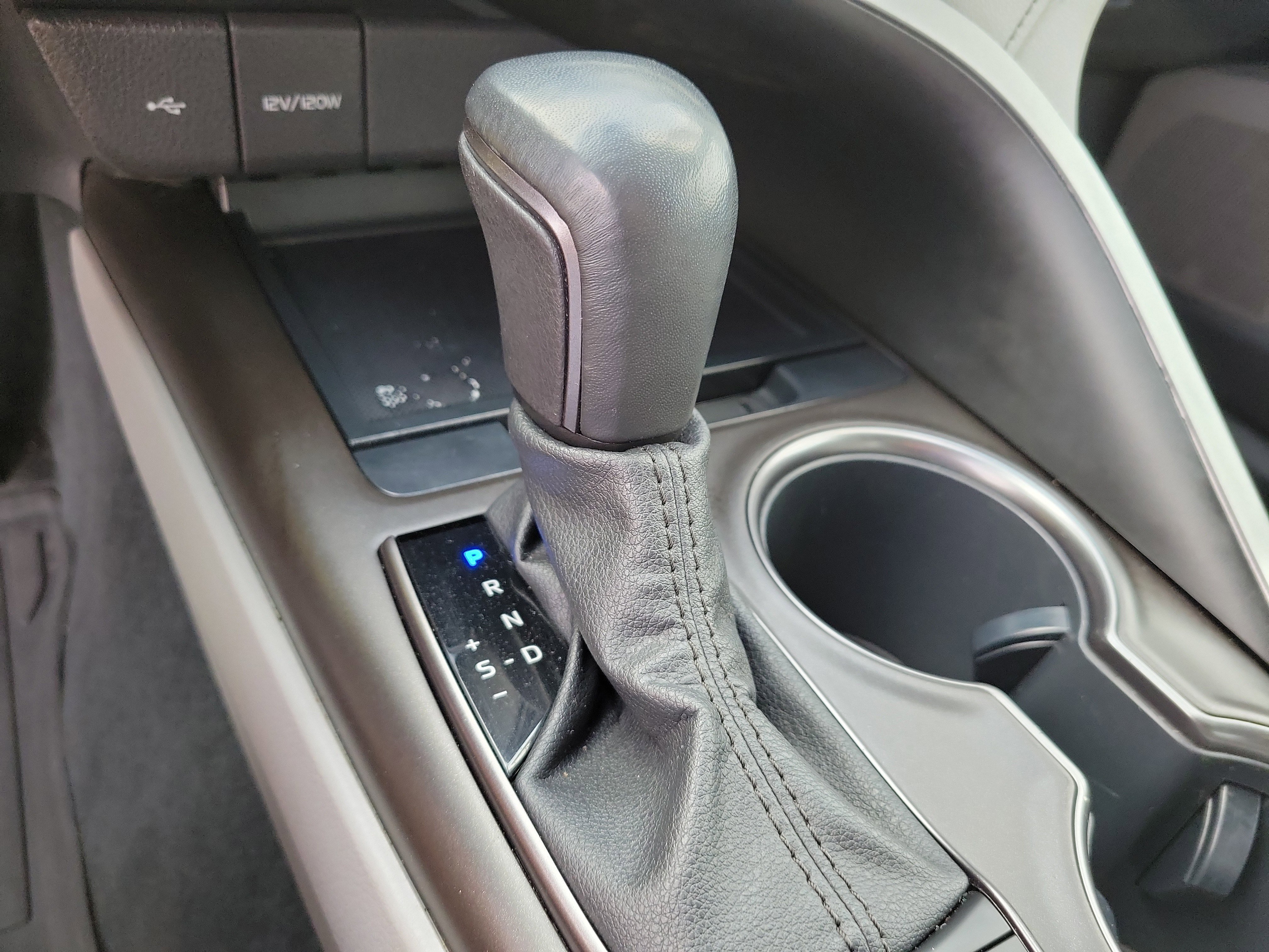 Used 2023 Toyota Camry SE image 19