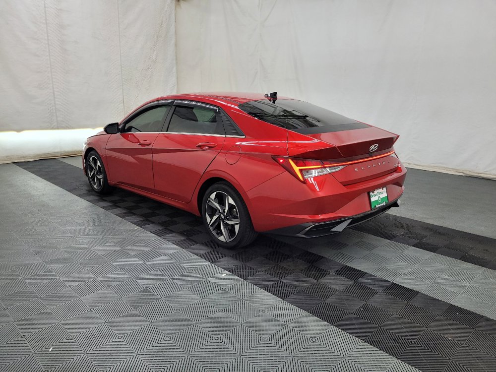 Used 2023 Hyundai Elantra Limited w/ Preferred Accessory Package FWD image 5