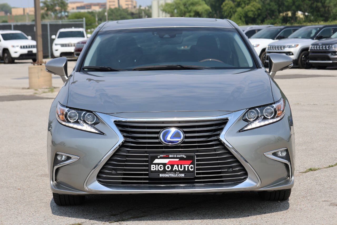 Used 2018 Lexus ES 300h w/ Navigation Package FWD image 5