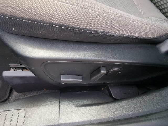 Used 2020 Ford Escape SE FWD image 11