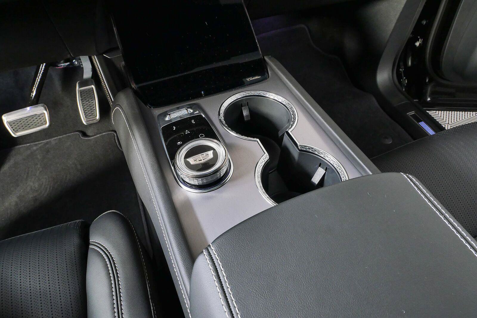 New 2027 Cadillac Vistiq Luxury AWD/4WD image 13