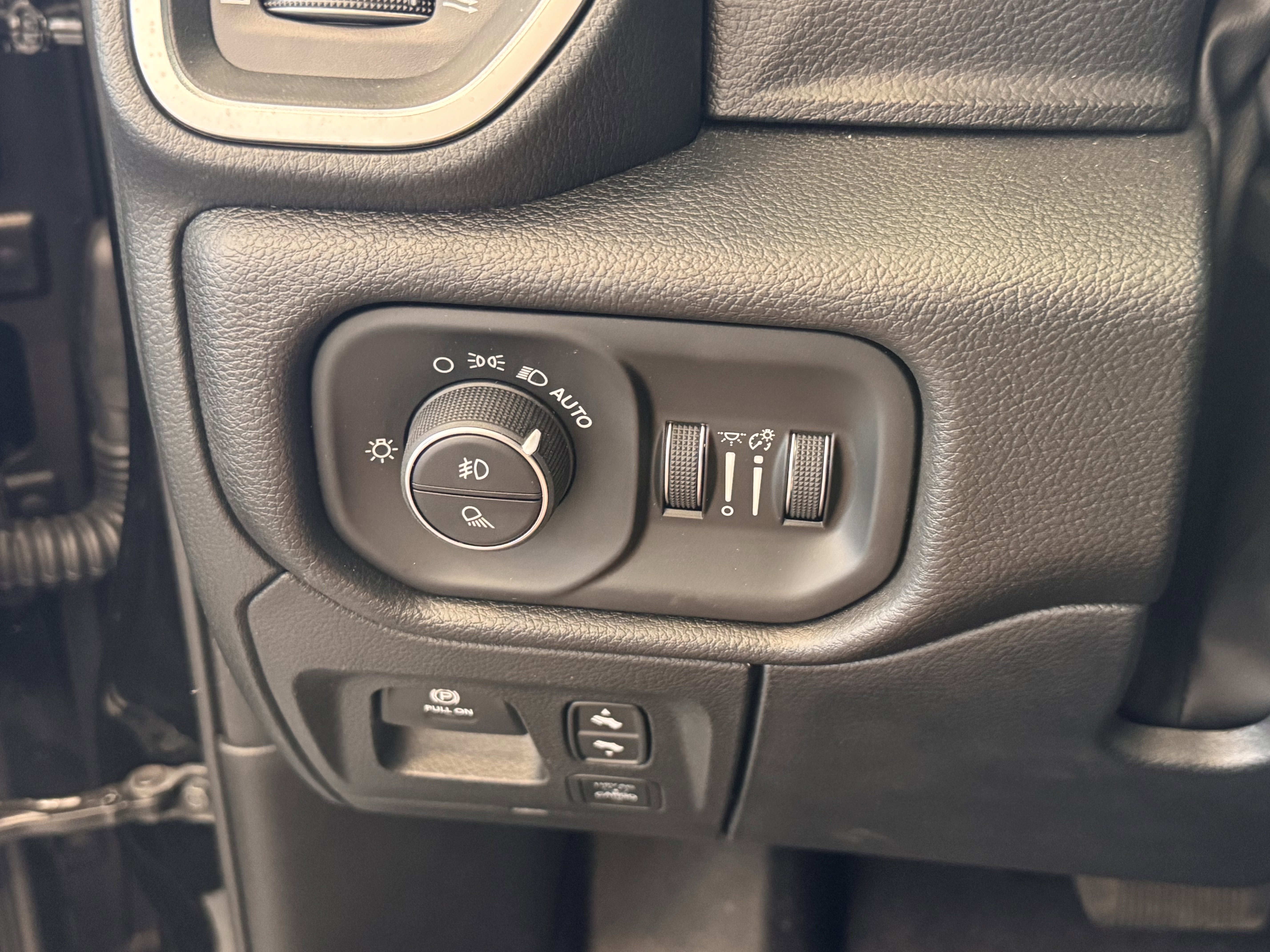 New 2026 RAM 1500 Big Horn AWD/4WD image 13