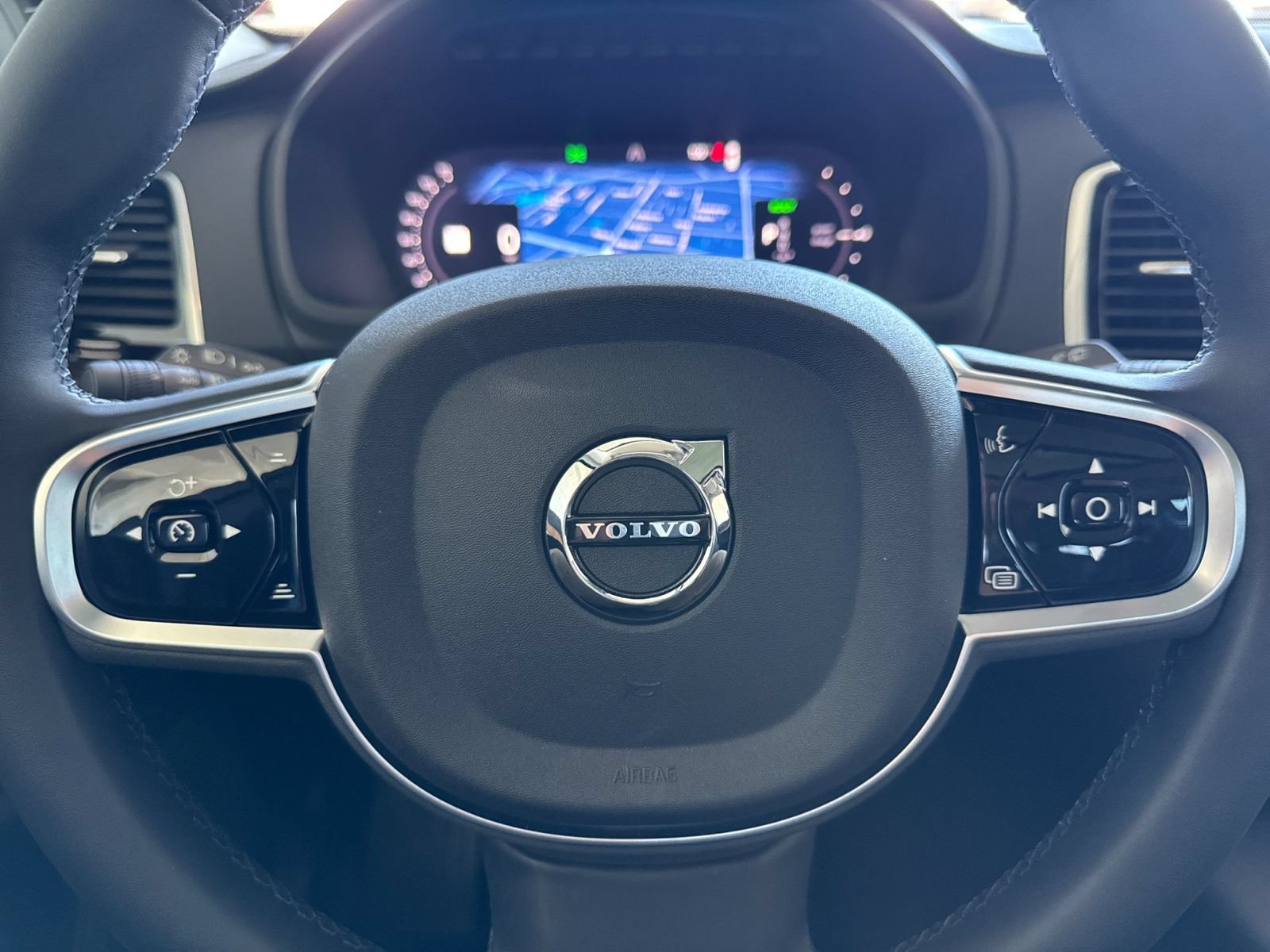Certified 2024 Volvo XC90 T8 Plus AWD/4WD image 29