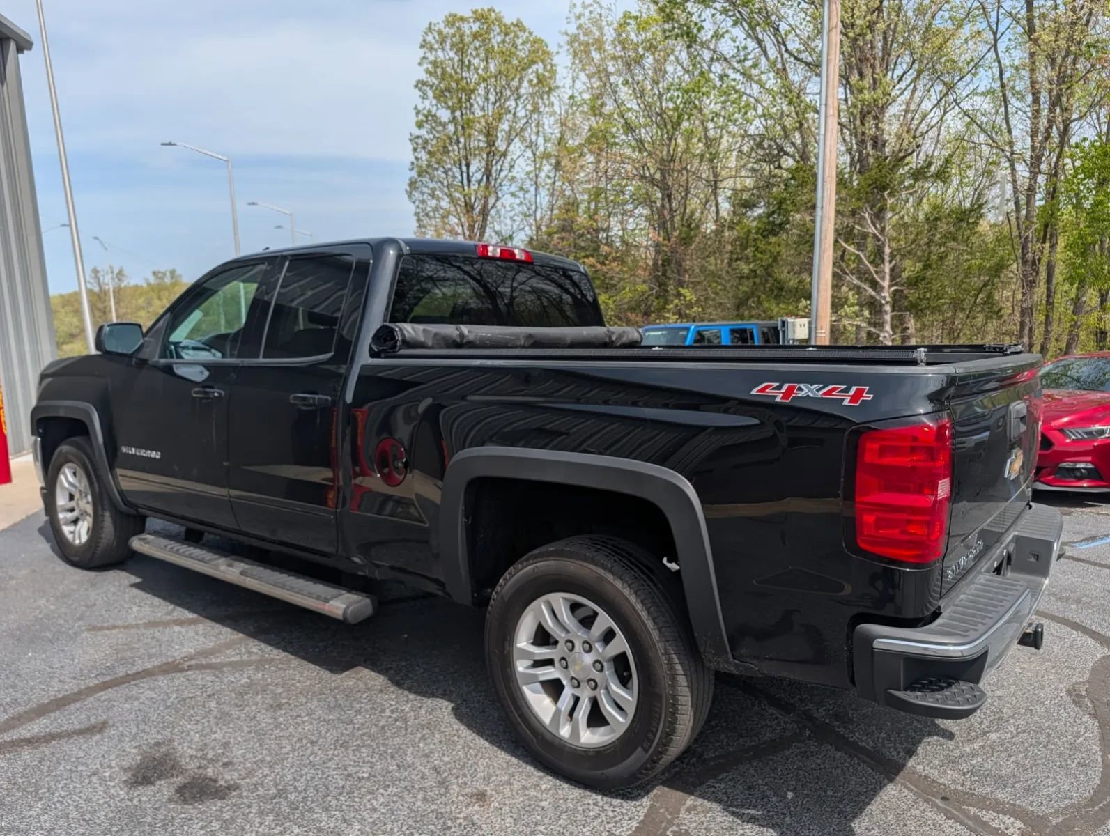 Used 2017 Chevrolet Silverado 1500 LT w/ All Star Edition AWD/4WD image 2
