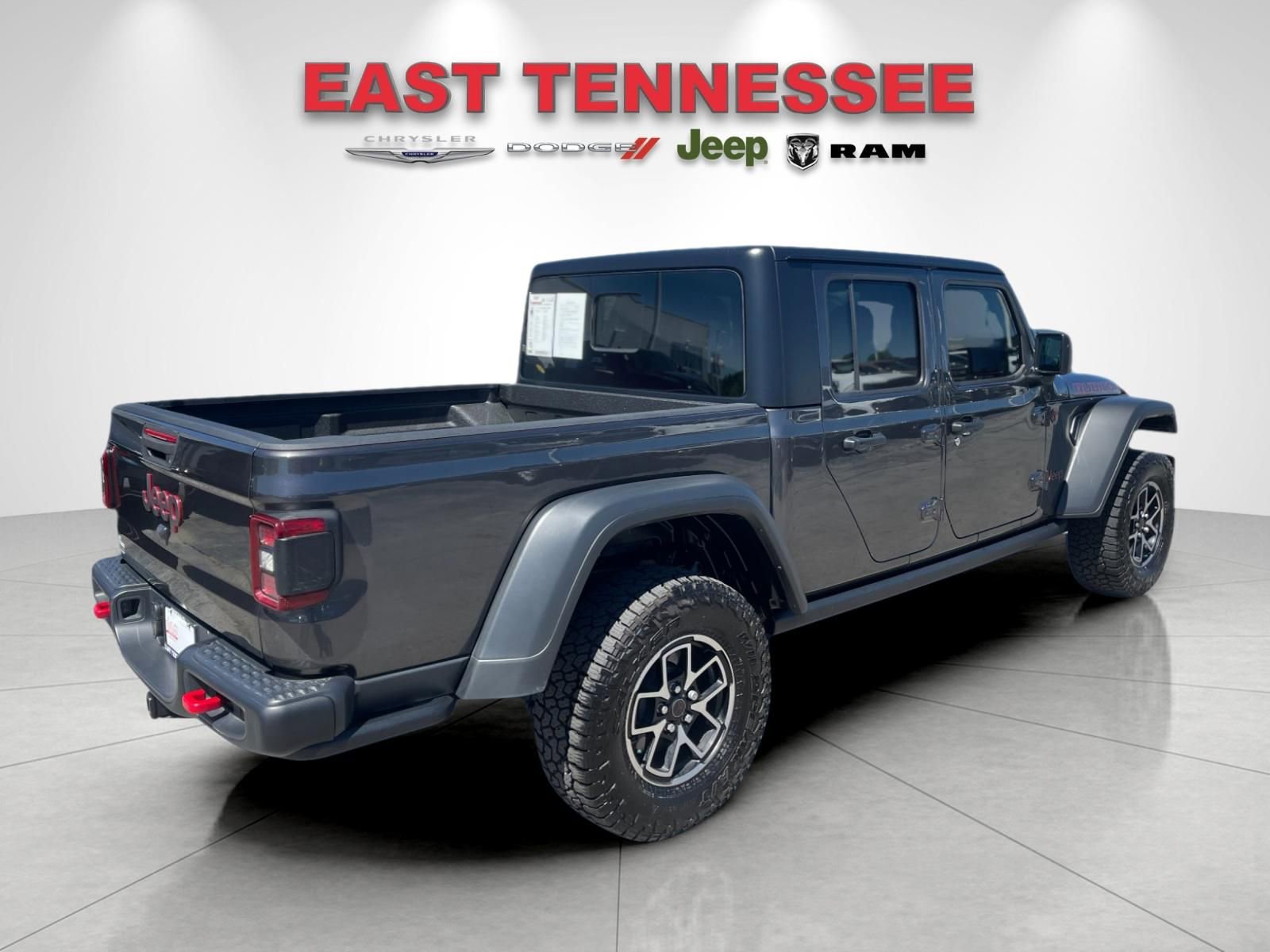 Used 2025 Jeep Gladiator Rubicon AWD/4WD image 3