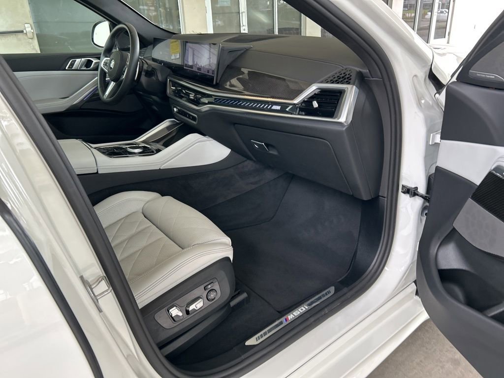 Used 2026 BMW X6 M60i image 29