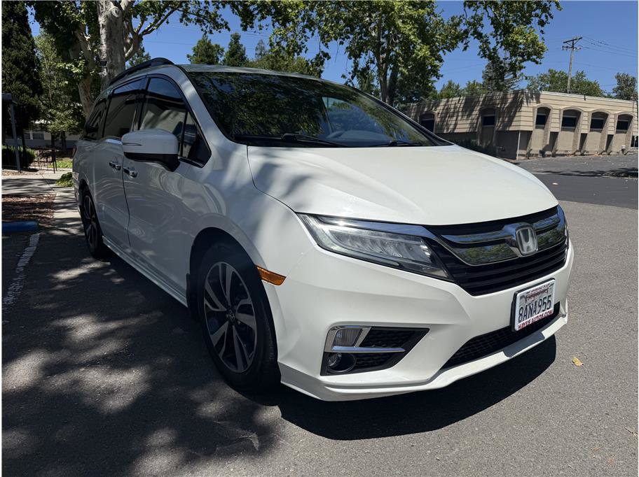 Used 2018 Honda Odyssey Elite image 3