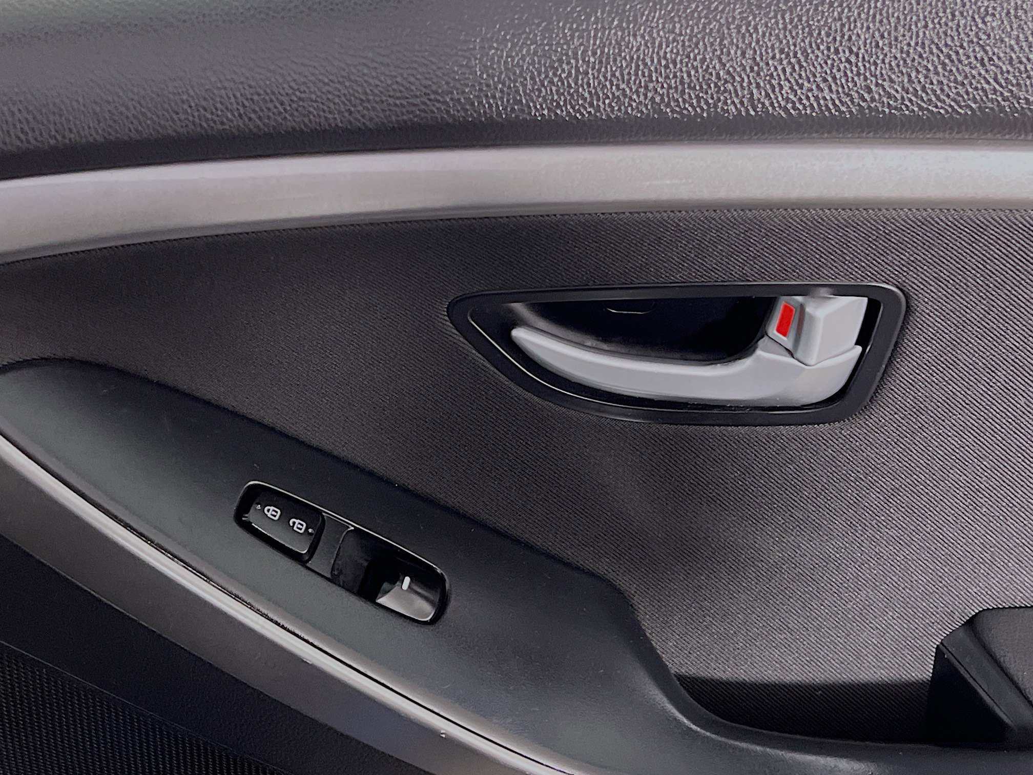 Used 2017 Hyundai Elantra GT image 29