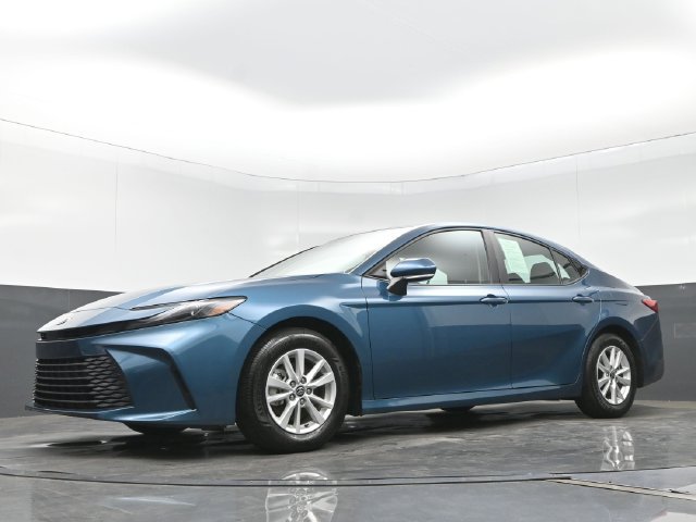 Used 2025 Toyota Camry LE FWD image 21