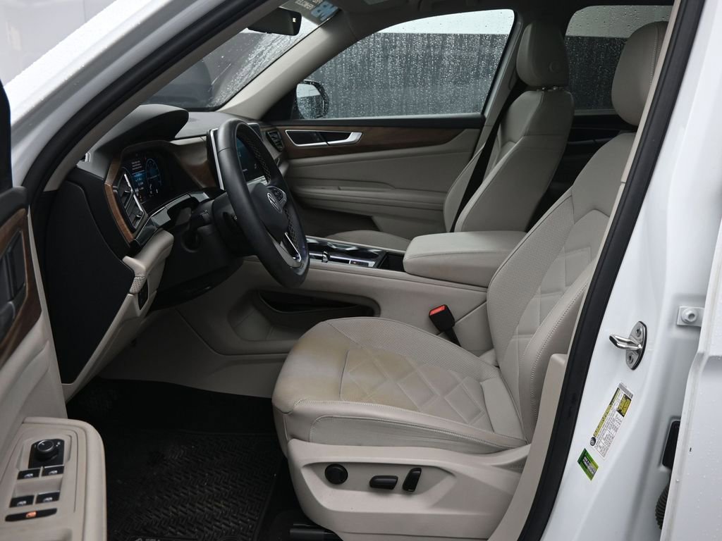 Used 2024 Volkswagen Atlas SE w/ Panoramic Sunroof Package image 24