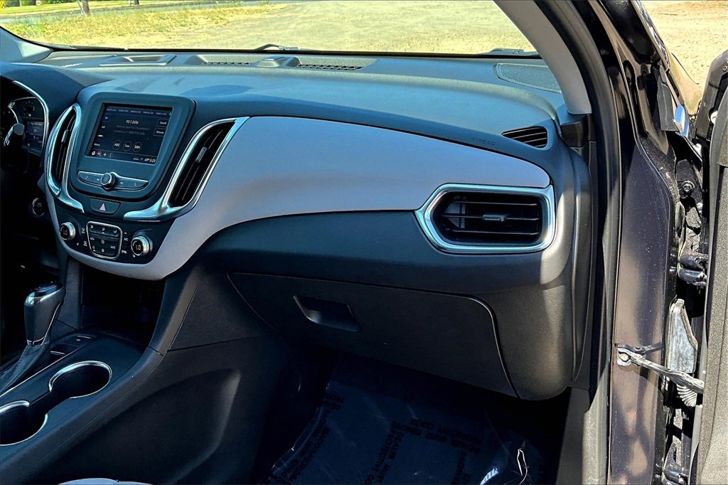 Used 2021 Chevrolet Equinox LT w/ Driver Convenience Package image 19