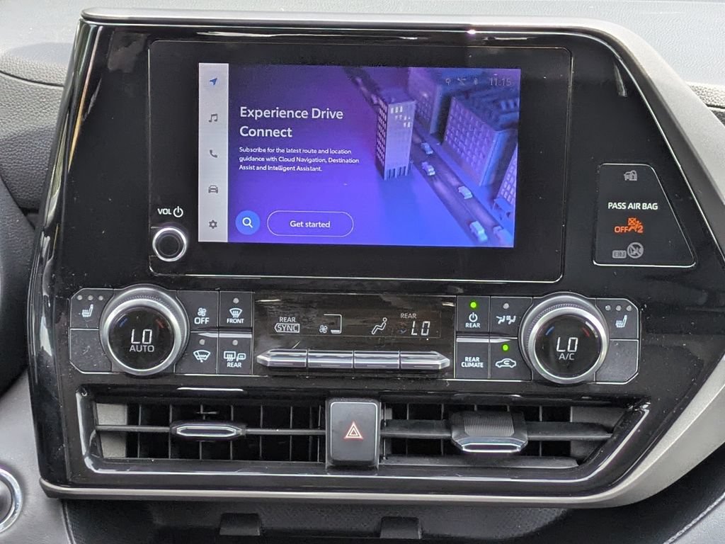 Used 2023 Toyota Highlander XLE FWD image 18