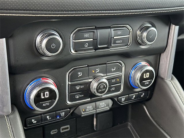 Used 2024 GMC Yukon SLT image 39