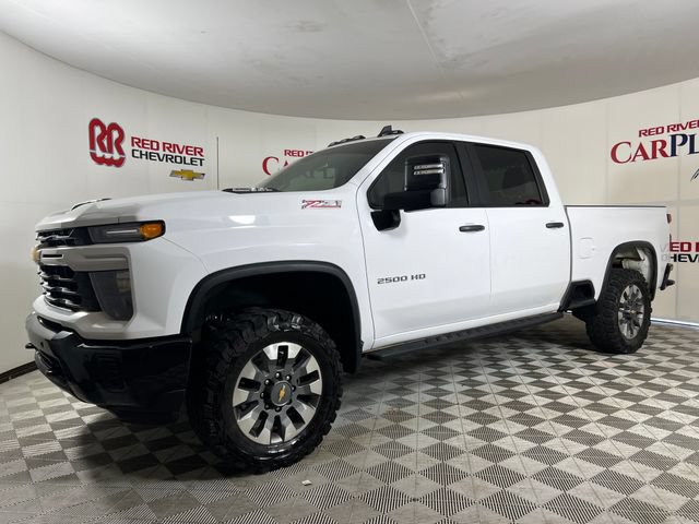 Used 2025 Chevrolet Silverado 2500 Custom w/ Custom Value Package AWD/4WD image 3