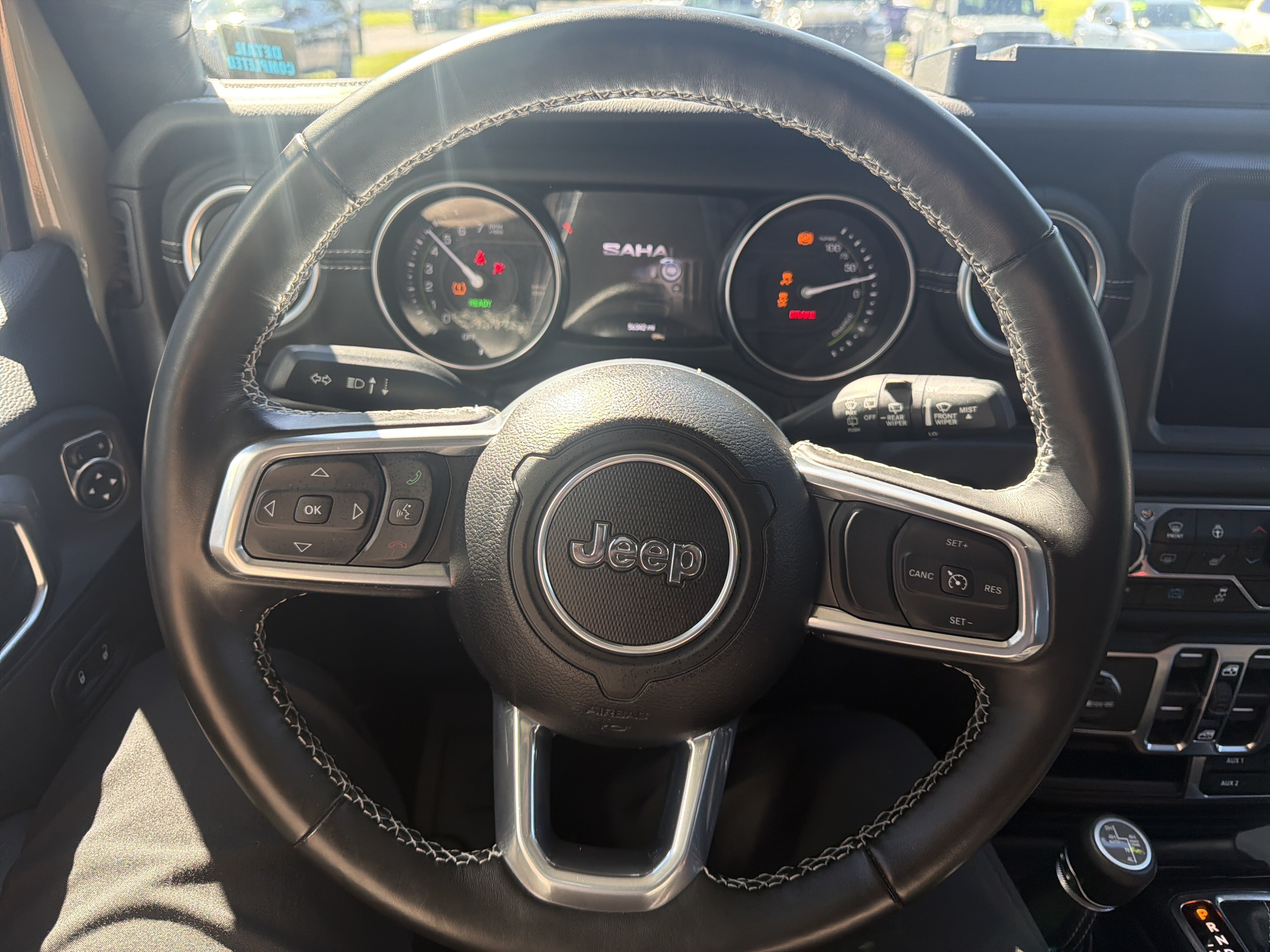 Used 2022 Jeep Wrangler Unlimited Sahara w/ Cold Weather Group AWD/4WD image 17