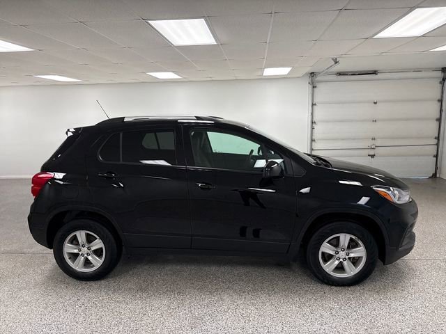 Used 2022 Chevrolet Trax LT w/ LT Convenience Package image 8