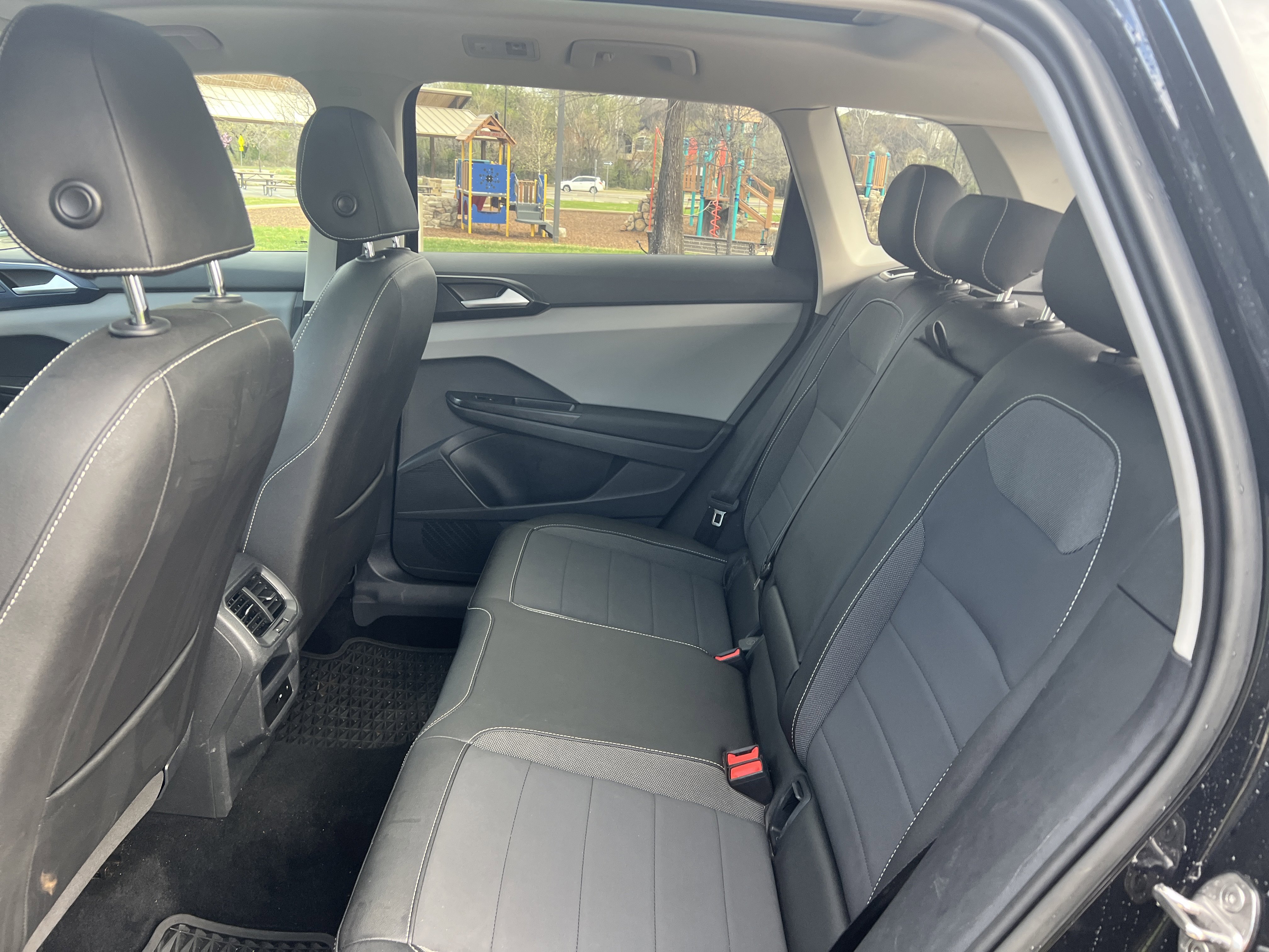 Certified 2023 Volkswagen Taos SE w/ Panoramic Sunroof Package FWD image 30