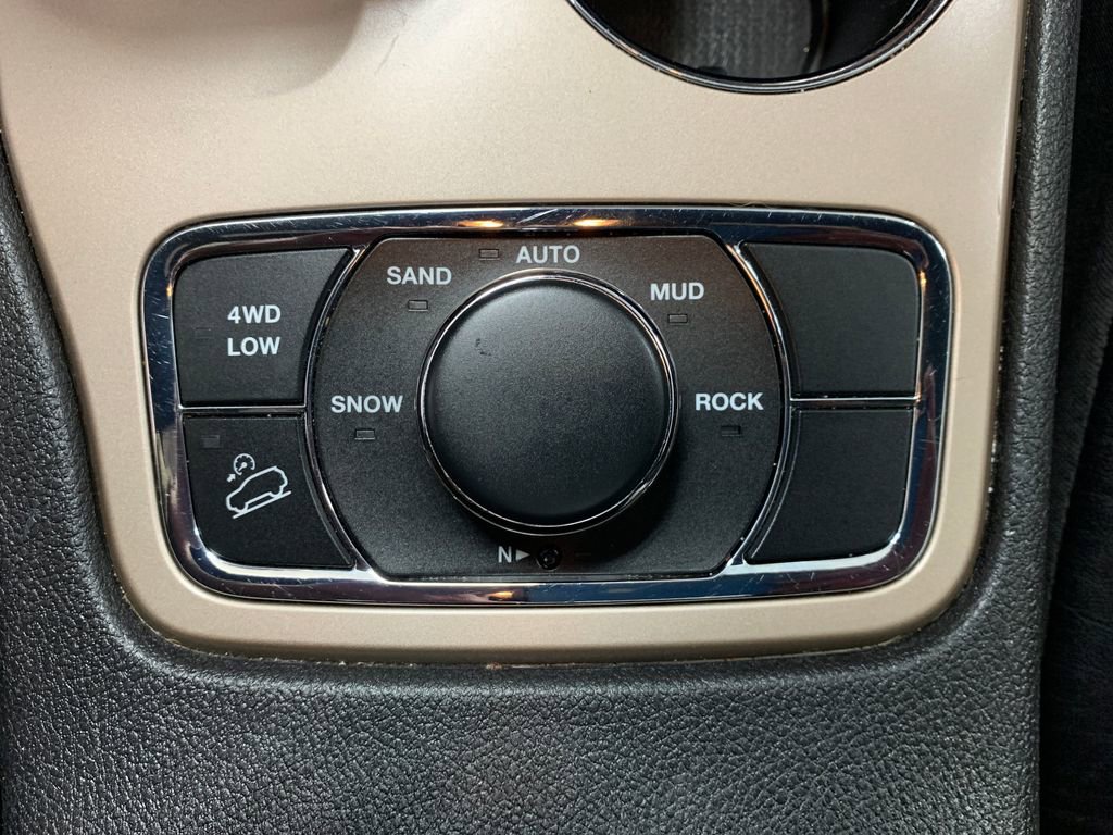 Used 2014 Jeep Grand Cherokee Limited image 27