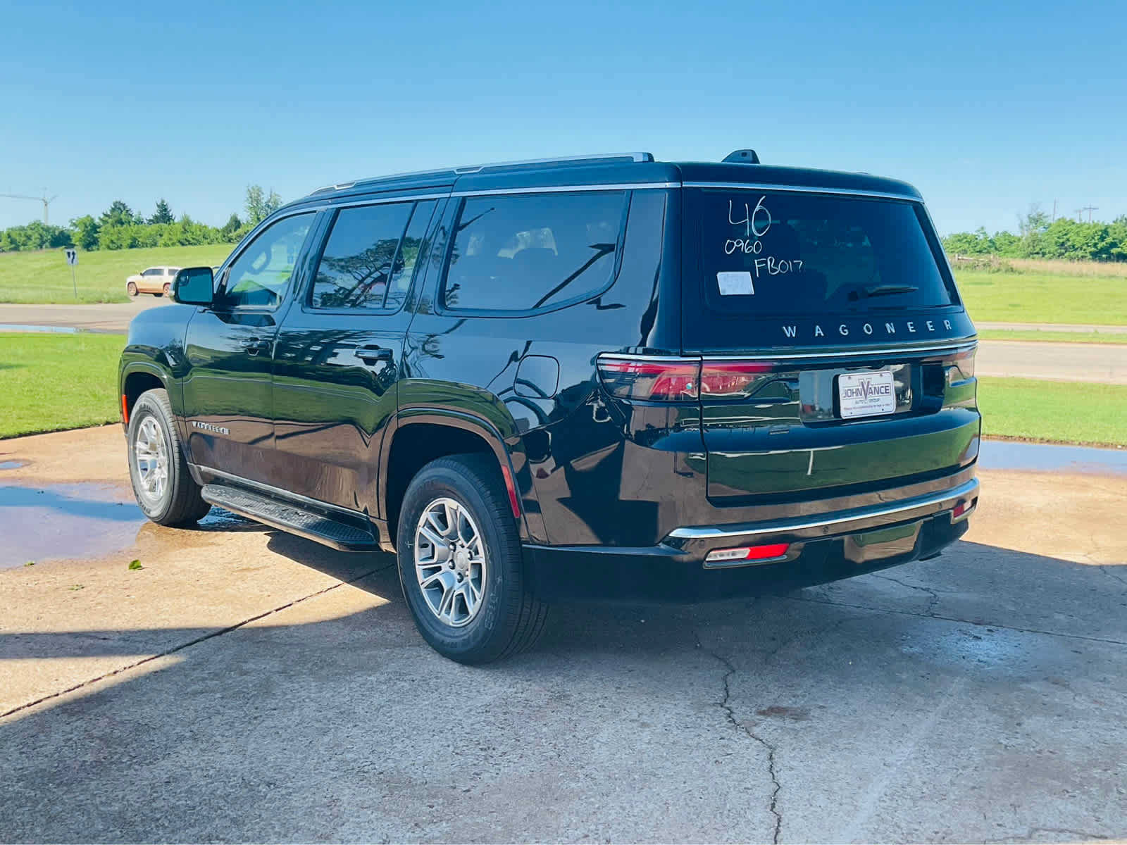 Used 2024 Jeep Wagoneer 4WD image 5