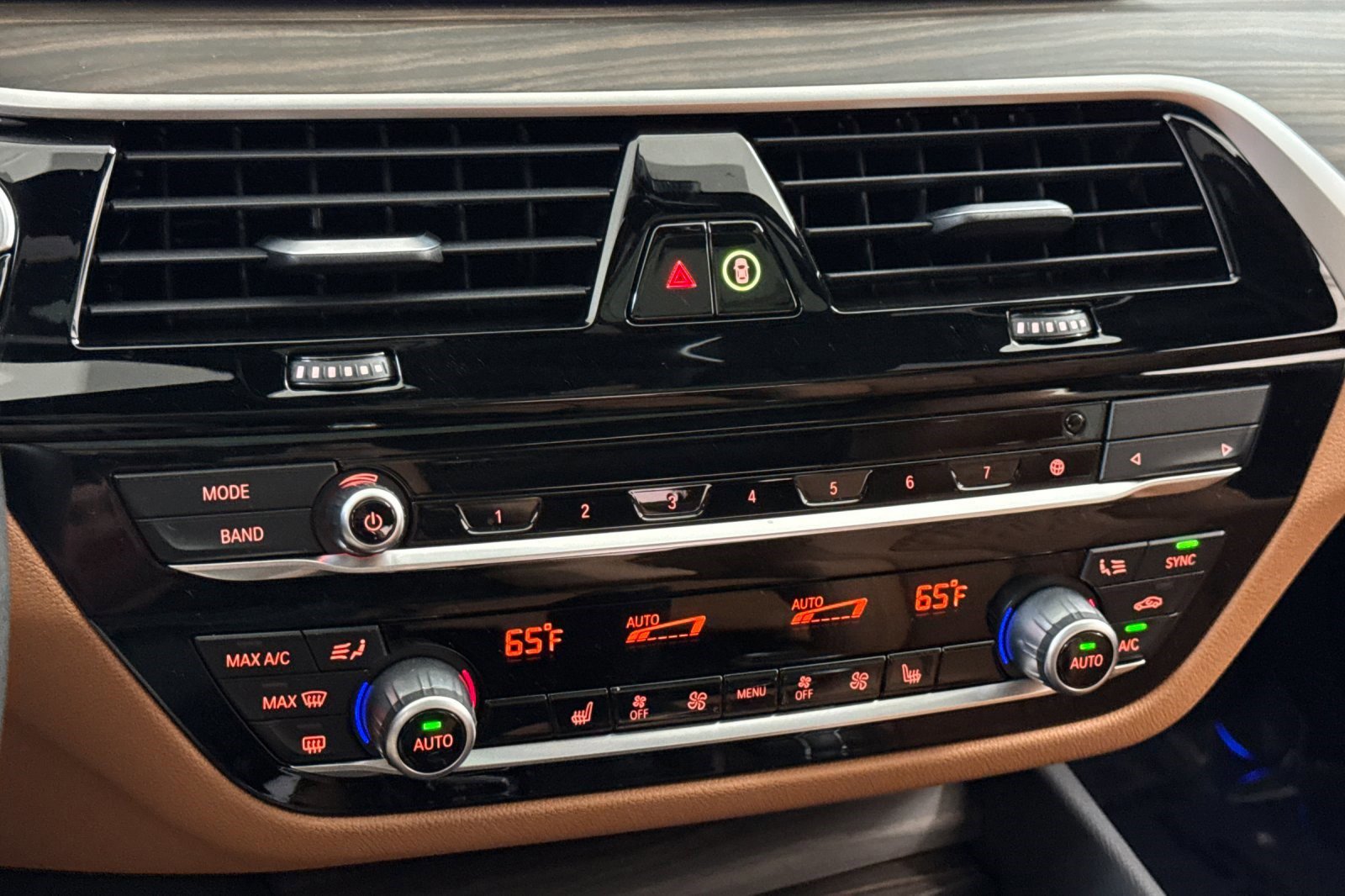 Certified 2023 BMW 530i w/ Convenience Package image 26