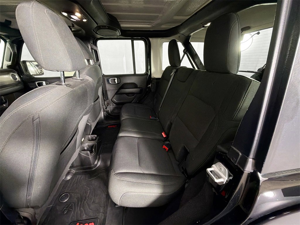 Used 2021 Jeep Wrangler Unlimited Sahara image 23