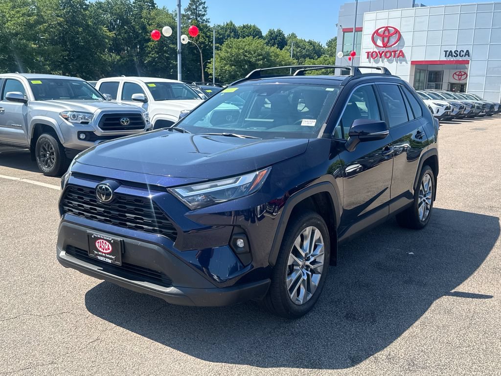 Used 2023 Toyota RAV4 XLE Premium AWD/4WD image 3