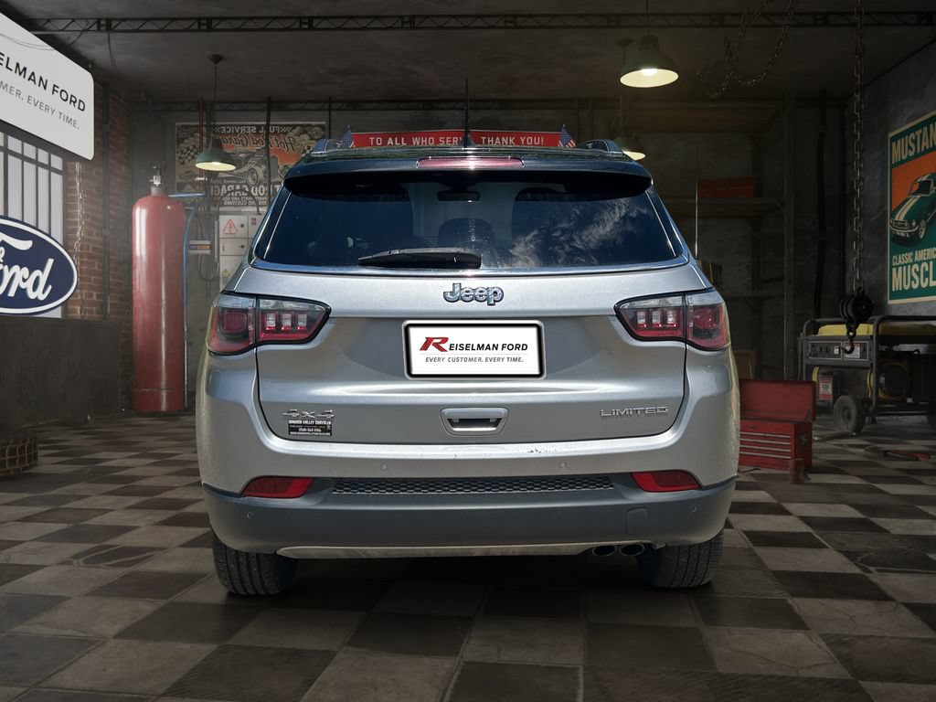 Used 2017 Jeep Compass Limited w/ Navigation Group AWD/4WD image 5