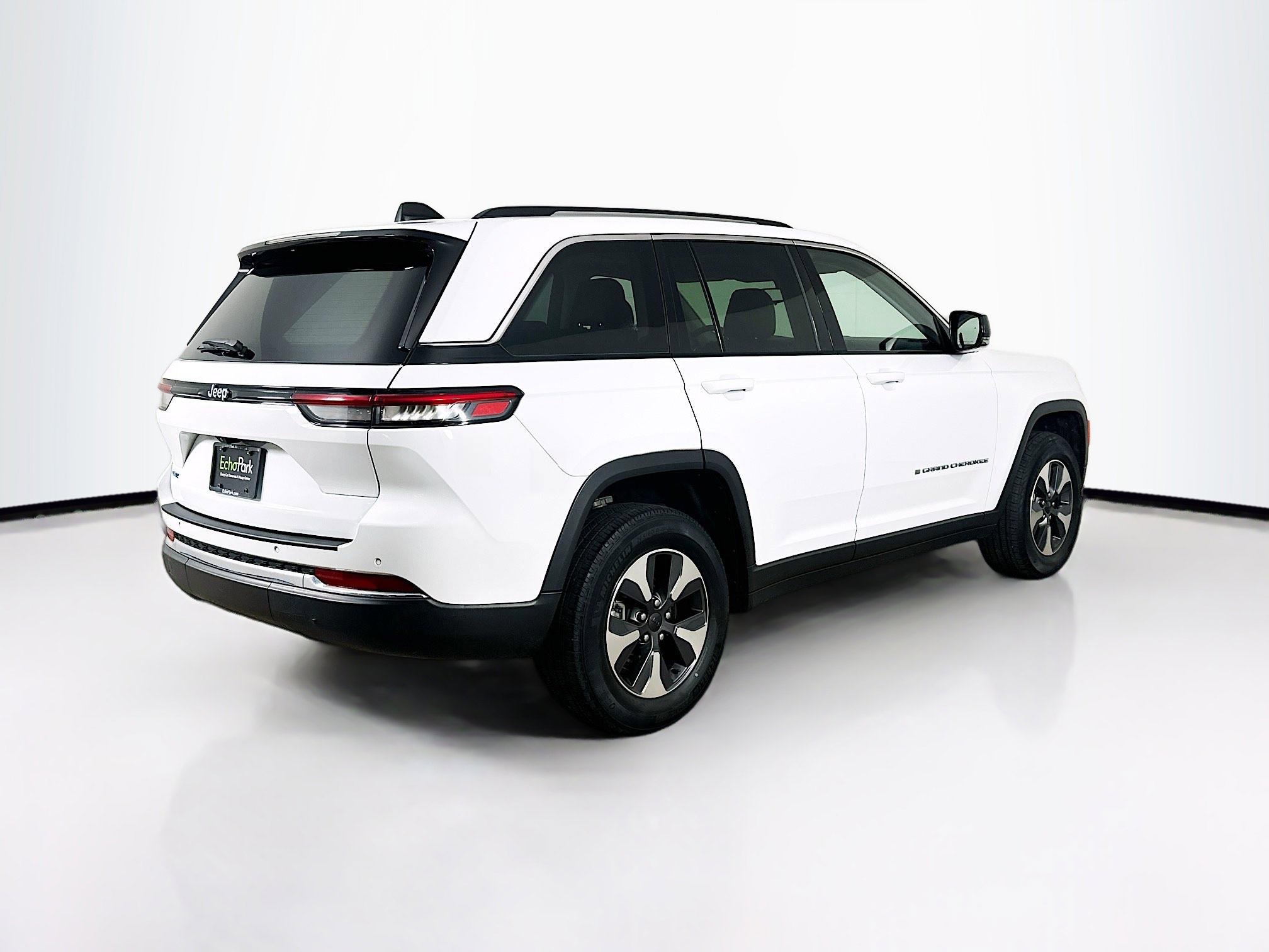 Used 2022 Jeep Grand Cherokee Limited 4xe AWD/4WD image 9