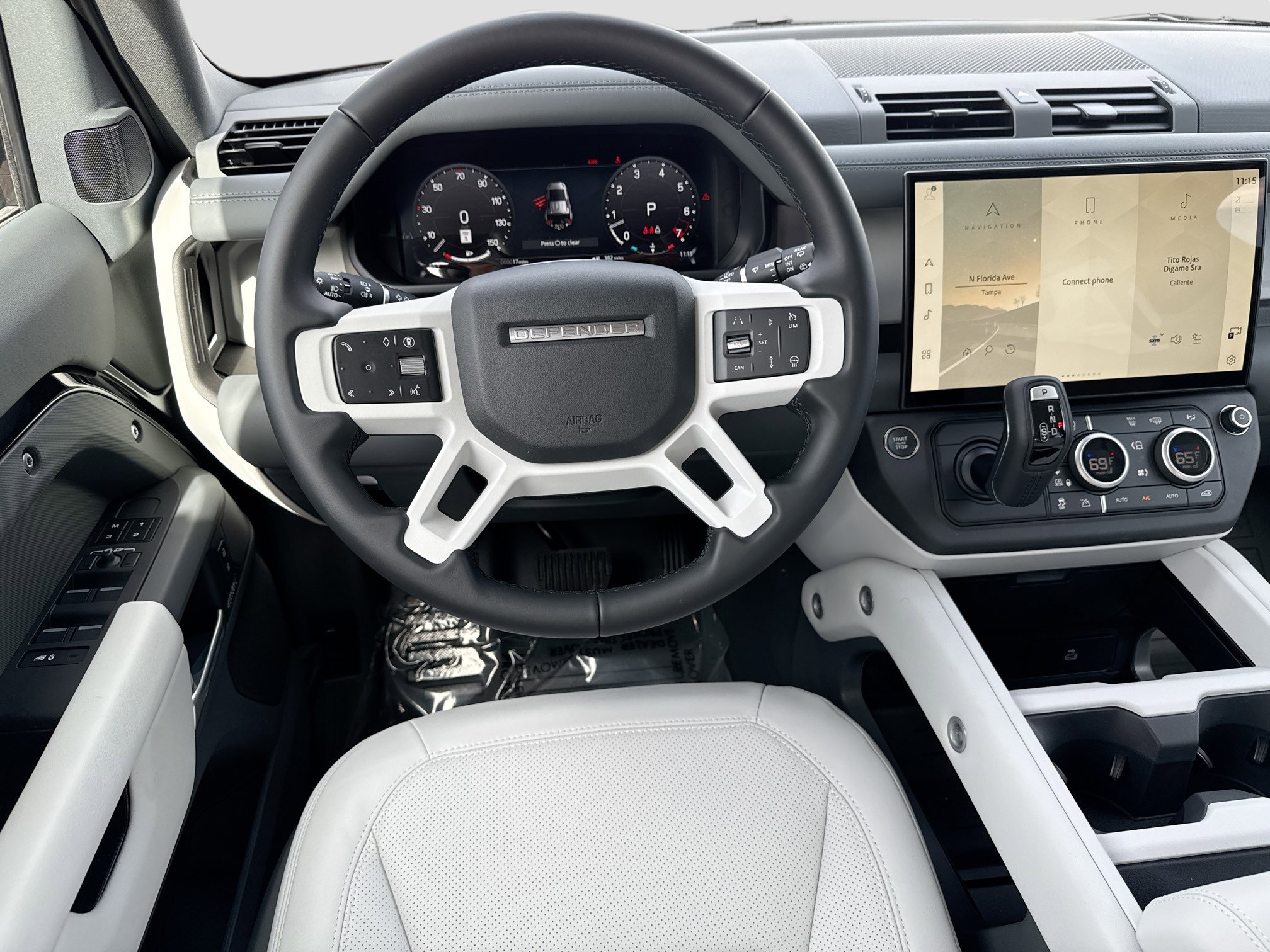 New 2026 Land Rover Defender 110 X-Dynamic SE image 17