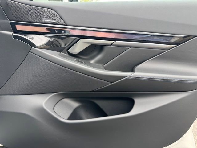 Used 2024 BMW 540i xDrive w/ Premium Package image 26