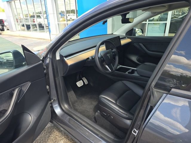 Used 2022 Tesla Model Y Performance image 10