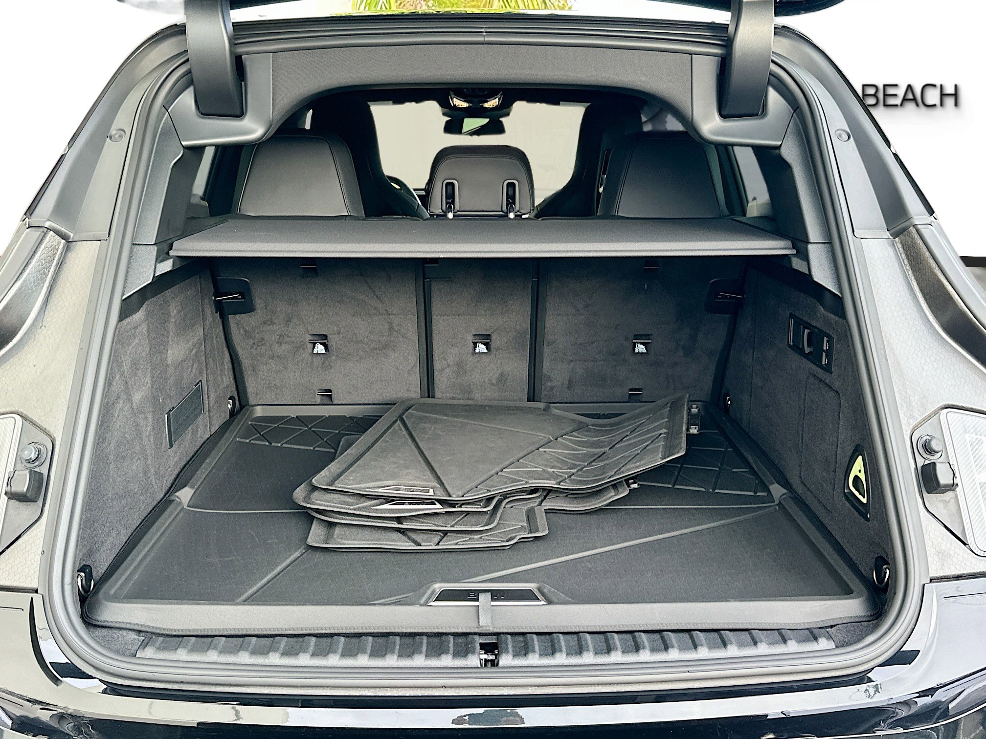 Used 2025 BMW iX xDrive50 w/ Sport Package image 28