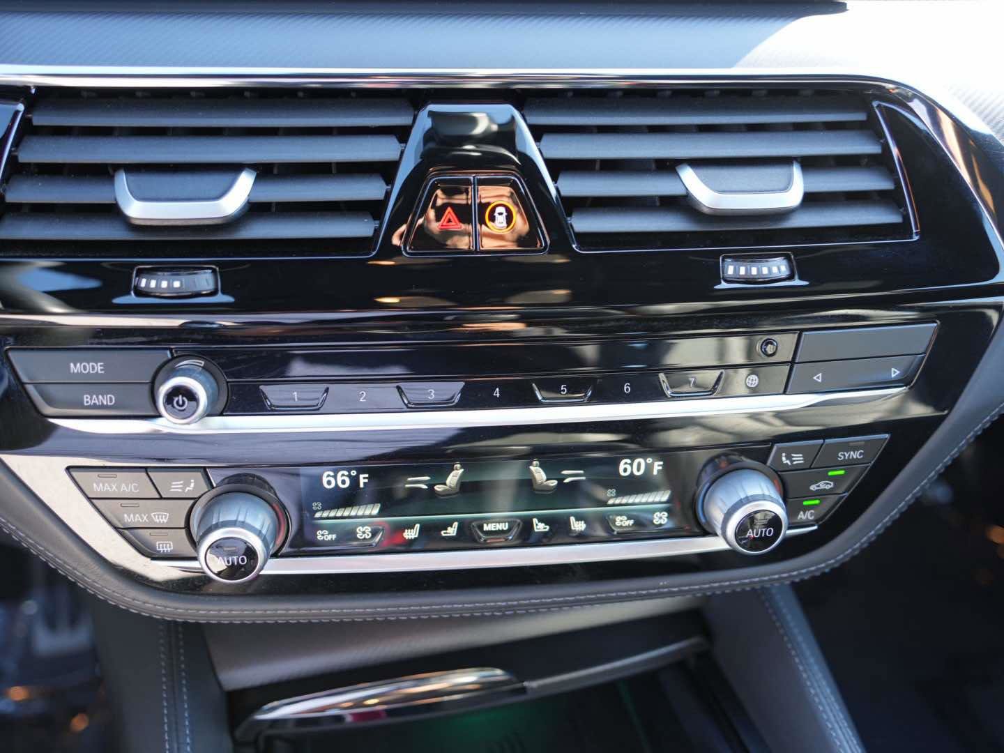 Used 2023 BMW M5 image 22