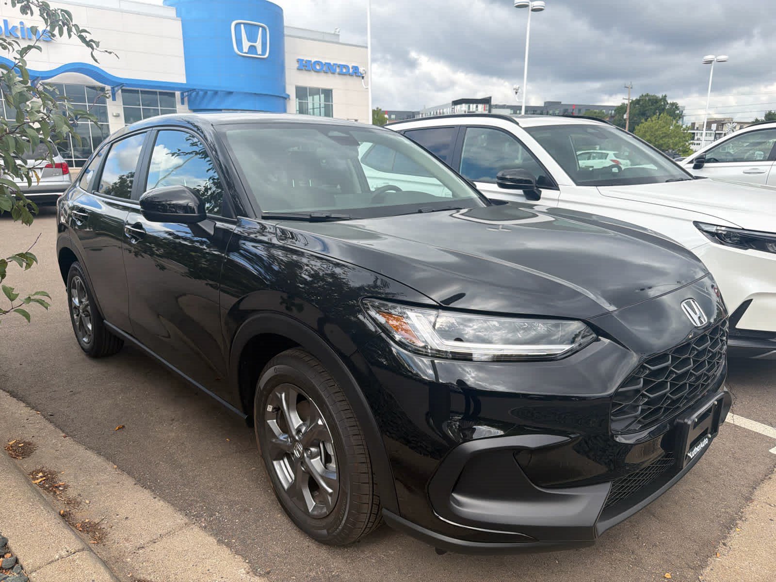 Used 2027 Honda HR-V LX image 4