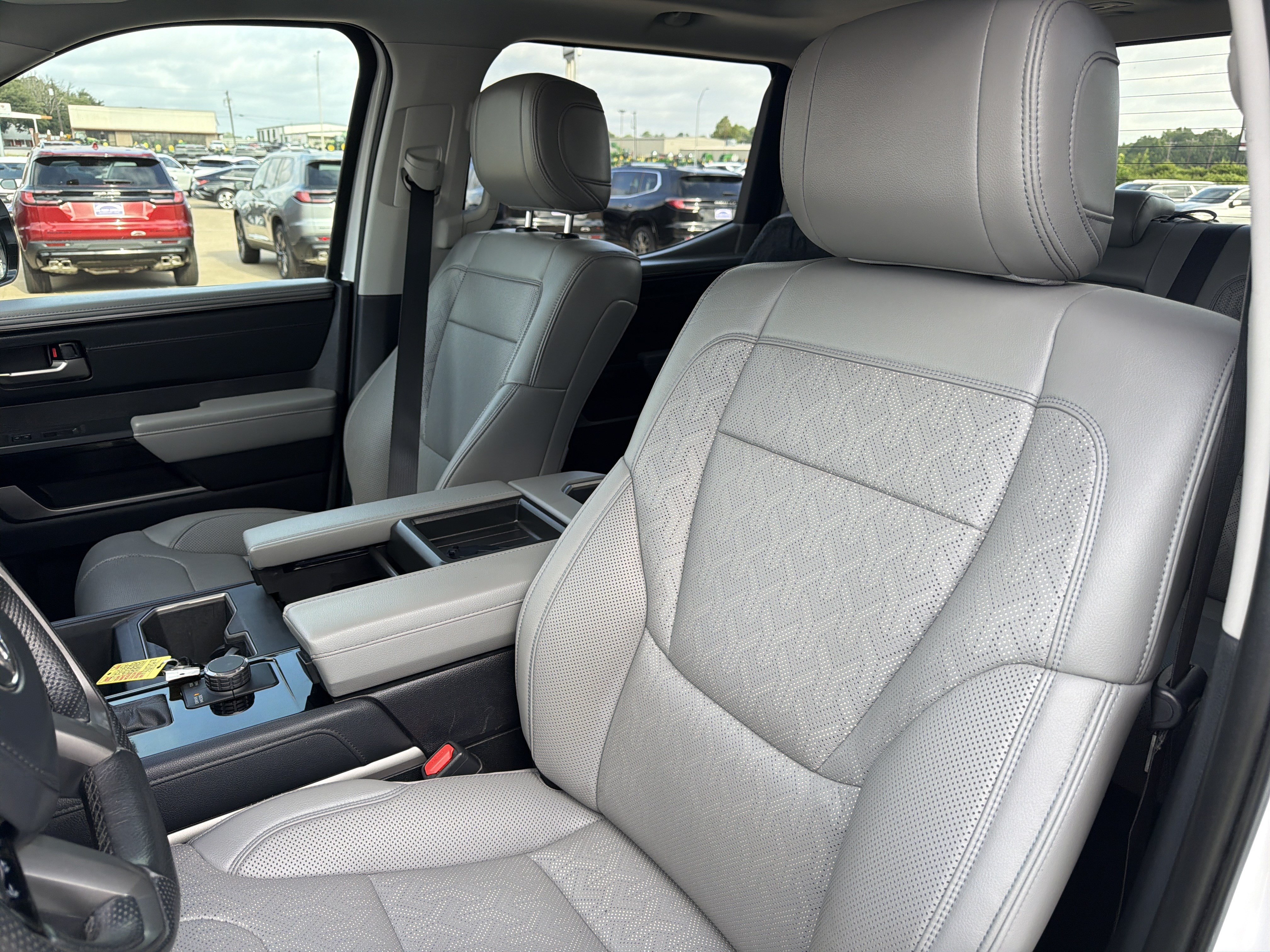 Used 2022 Toyota Tundra Limited RWD image 5