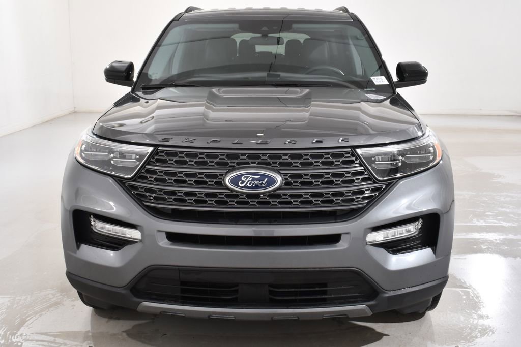 Used 2023 Ford Explorer XLT w/ Equipment Group 202A image 3