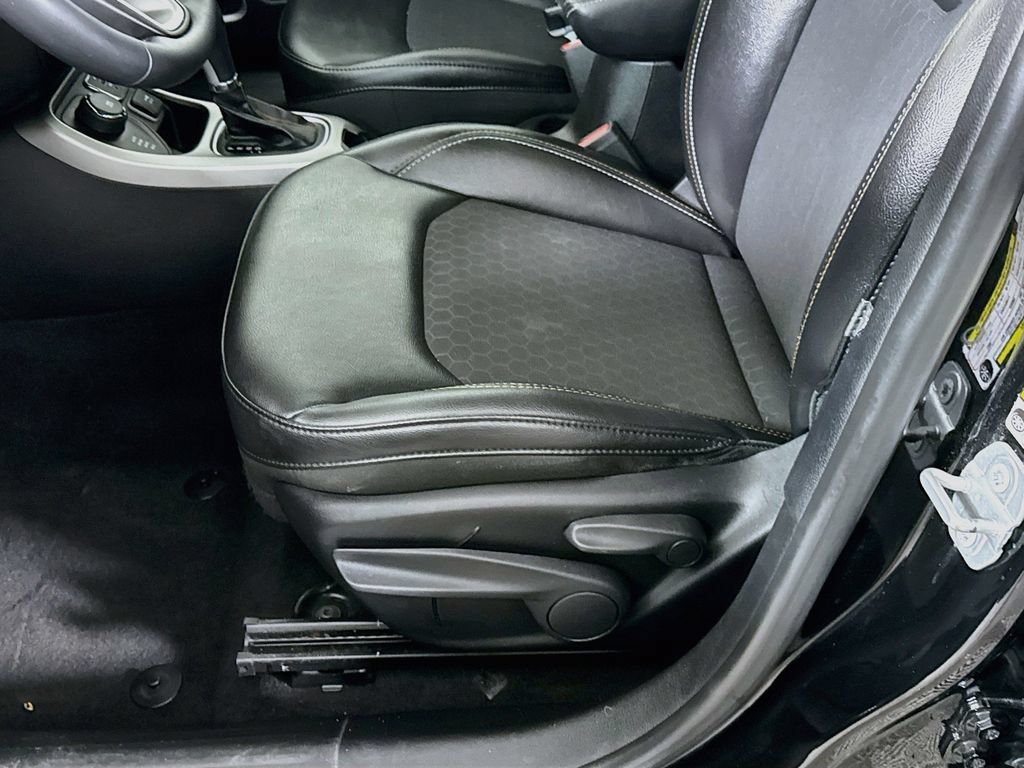 Used 2018 Jeep Compass Latitude AWD/4WD image 24