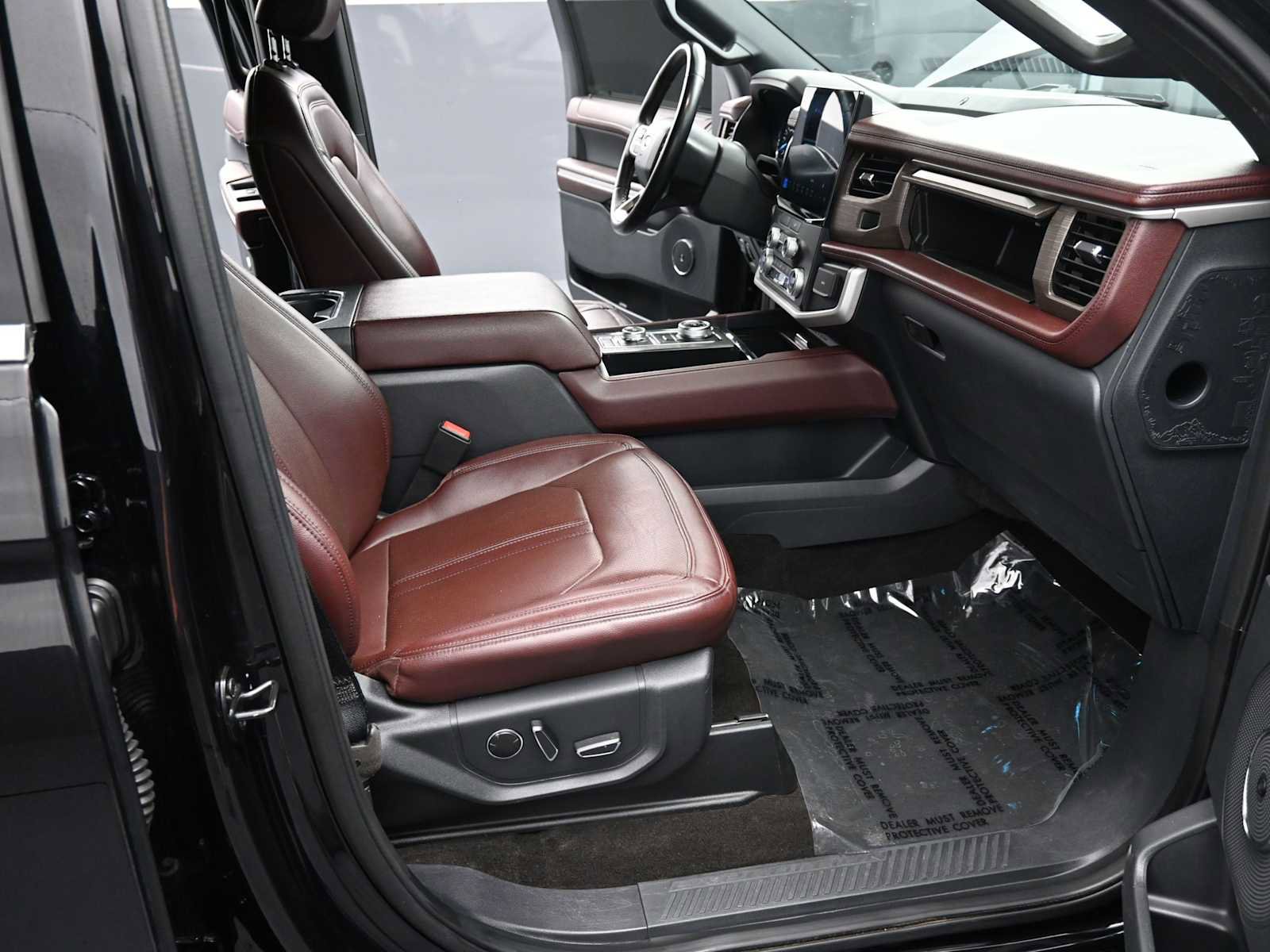 Used 2023 Ford Expedition Limited image 16