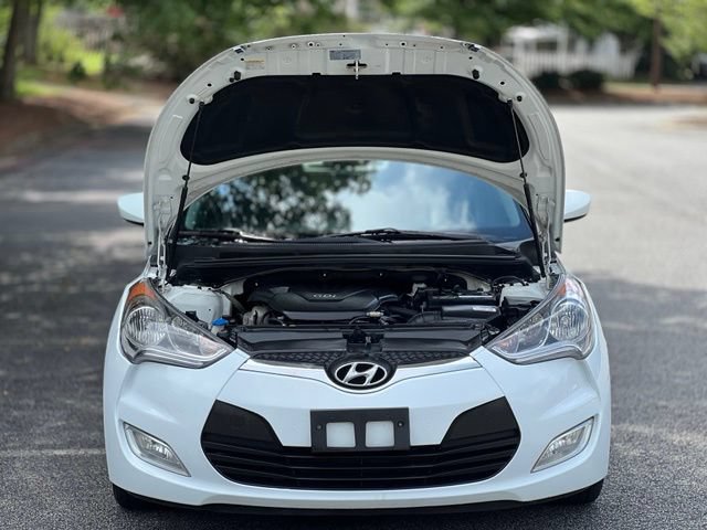 Used 2017 Hyundai Veloster FWD image 40