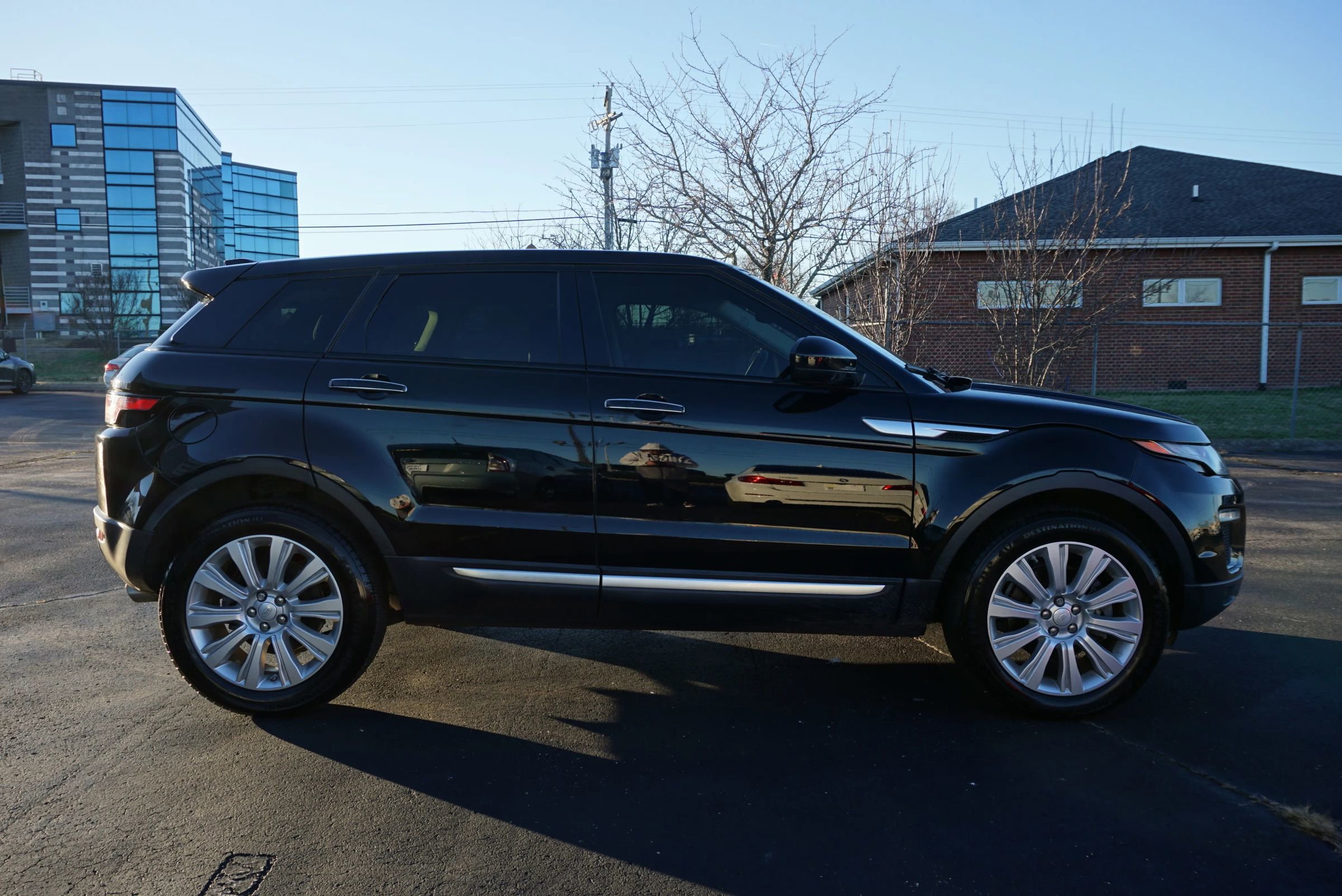 Used 2018 Land Rover Range Rover Evoque HSE AWD/4WD image 4