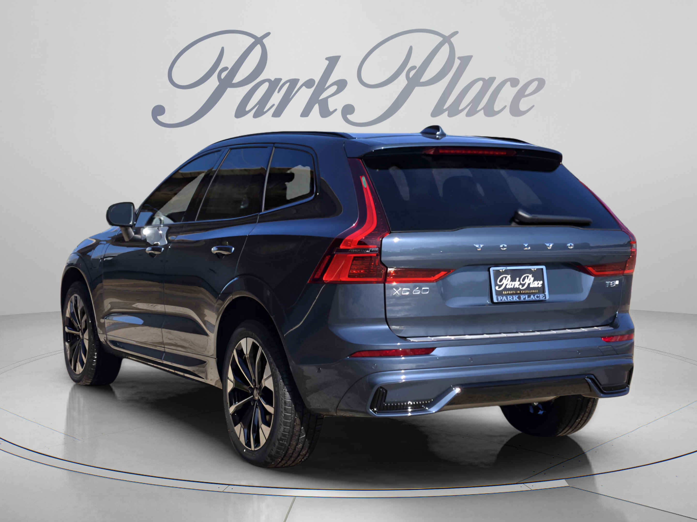 Used 2026 Volvo XC60 T8 Plus w/ Protection Package Premier AWD/4WD image 3
