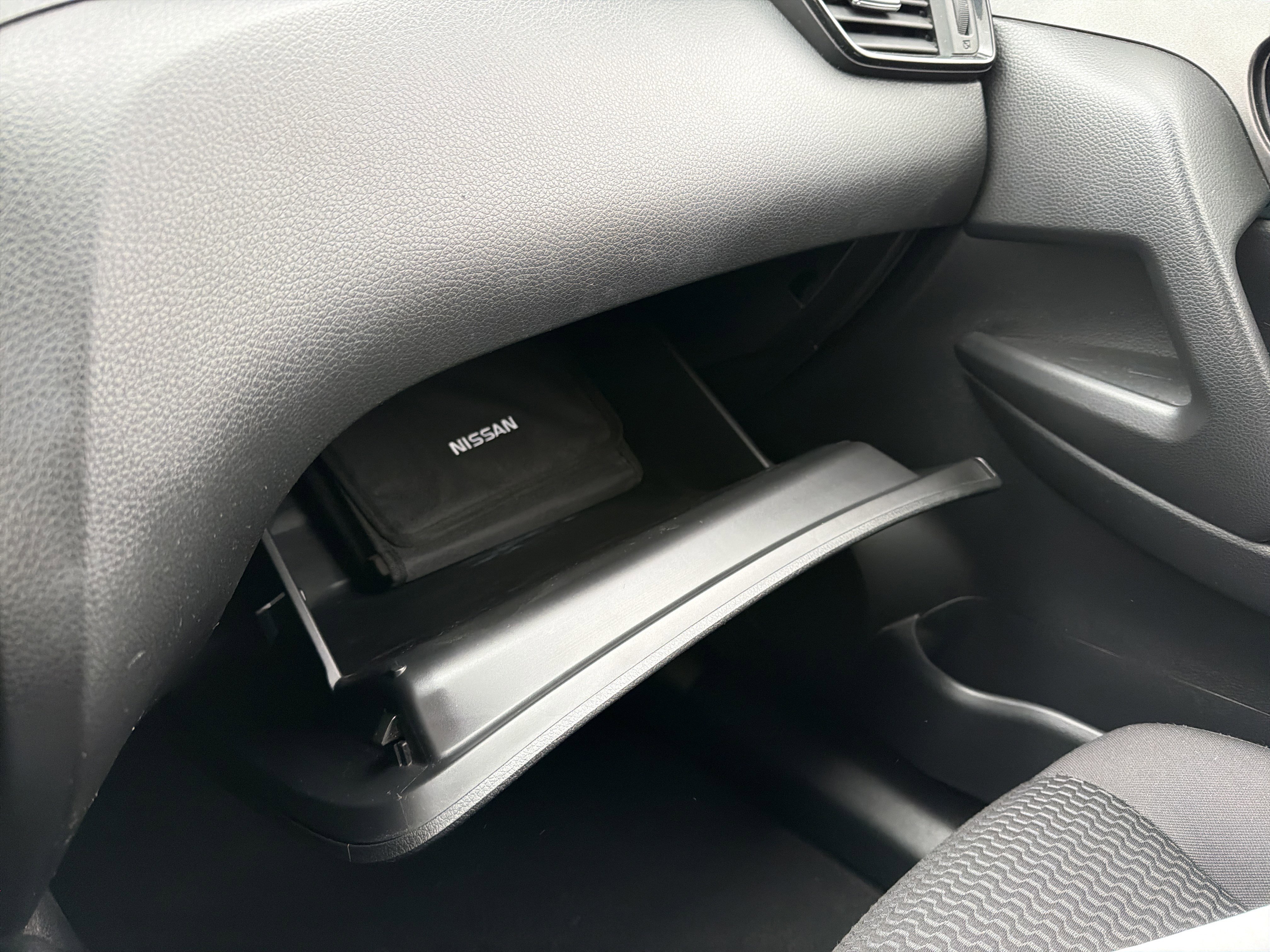 Used 2017 Nissan Rogue Sport S w/ S Appearance Package image 32