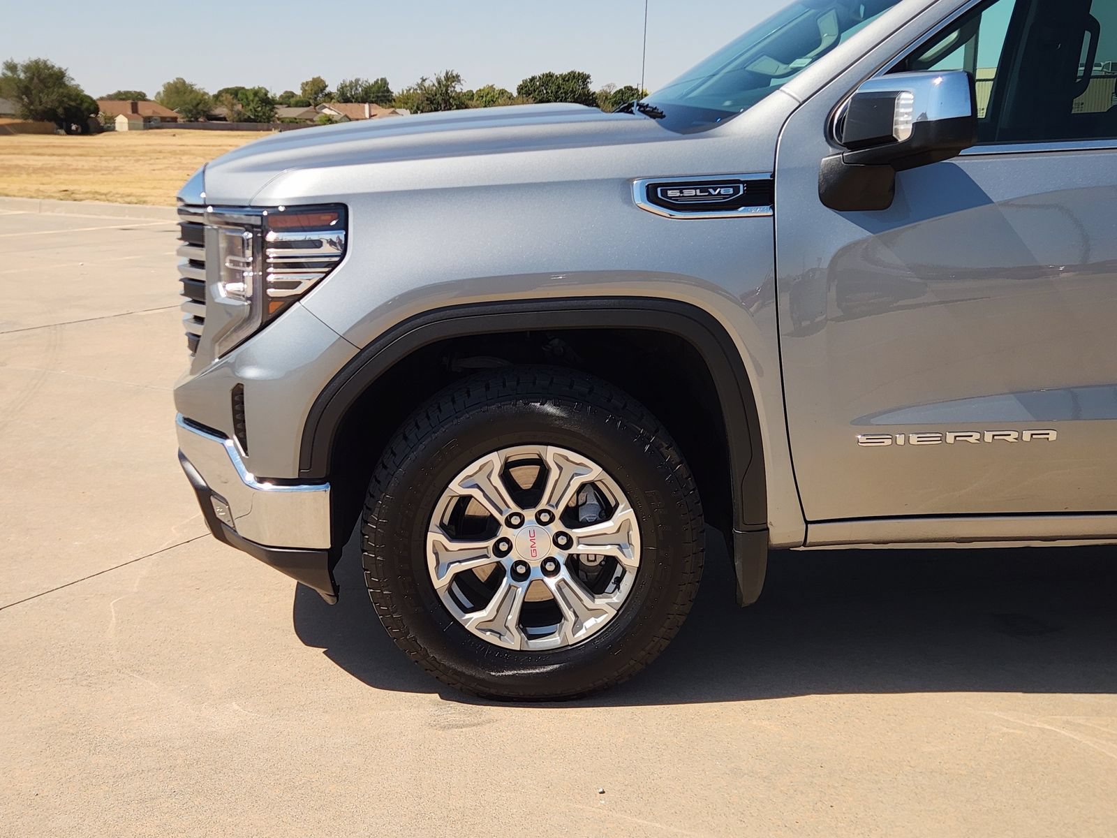 Used 2025 GMC Sierra 1500 SLT RWD image 9